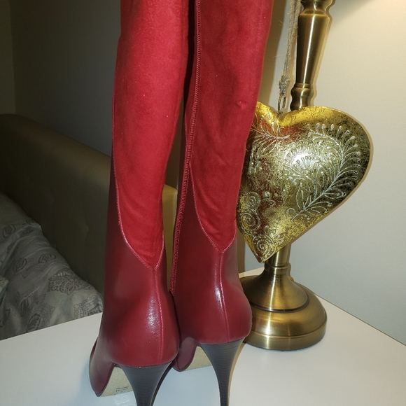 BOOTS - Picture 6 of 8